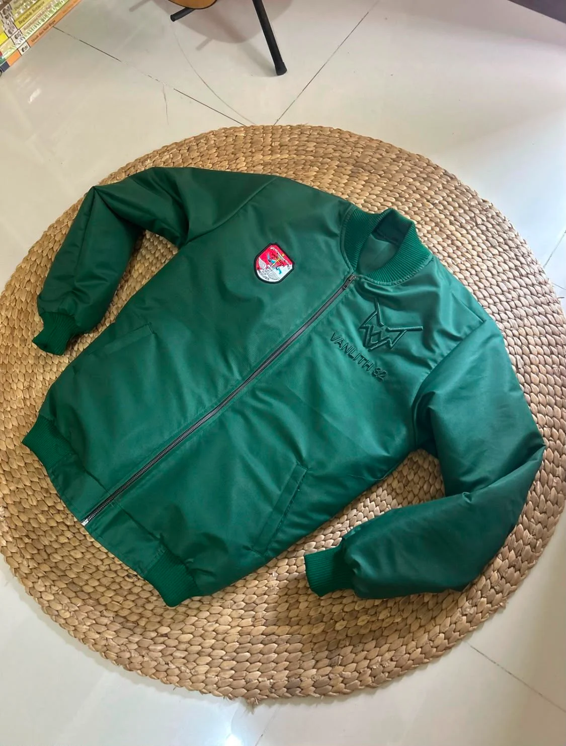 Jaket Bomber Bordir Custom — jaket bomber hijau tampak keseluruhan