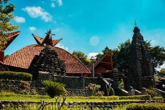 Gereja Puhsarang Kediri, batu kali disusun tanpa semen
