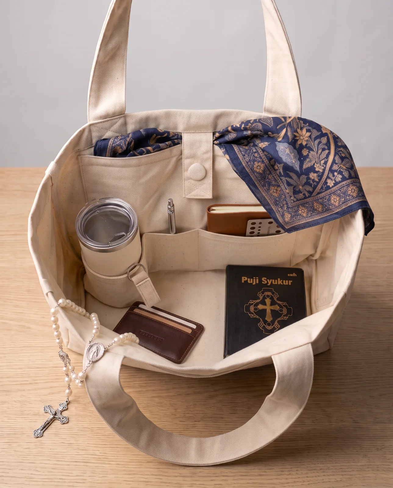Tote Kanvas “Peziarah” — bagian dalam berisi rosario, buku doa, card holder, dan bandana